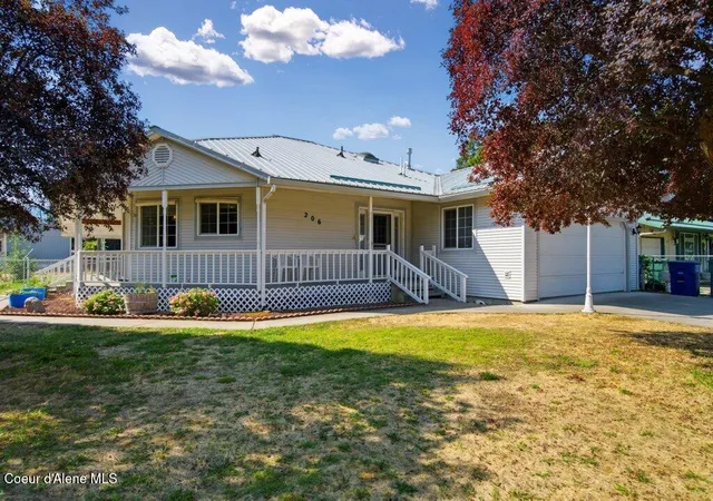 Photo 1 of Single family home for sale at 206 E 11Th Ave, Post Falls, ID 83854 | MLS# 26-8760 | Listing updated on 2026-10-28