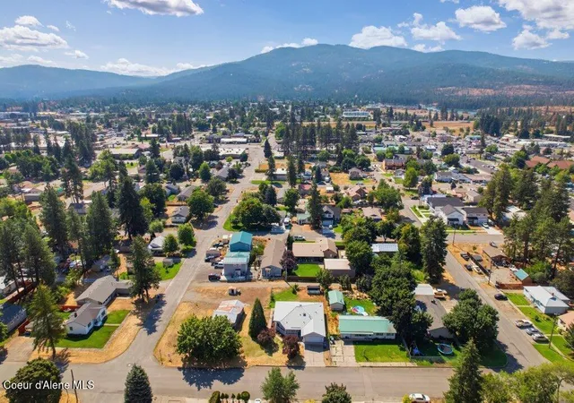 Photo 3 of Single family home for sale at 206 E 11Th Ave, Post Falls, ID 83854 | MLS# 26-8760 | Listing updated on 2026-10-28