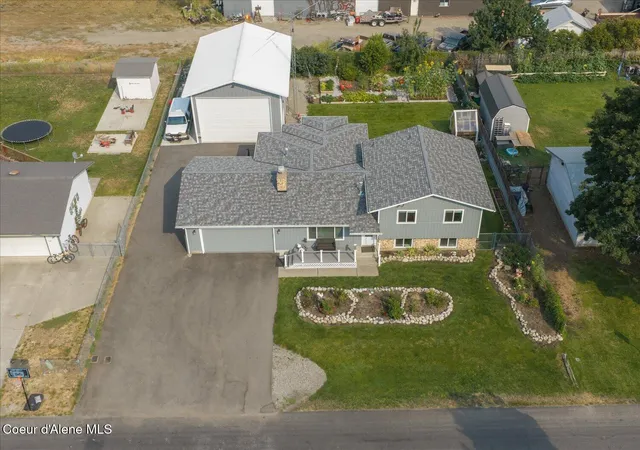 Photo 3 of Sale Pending at 9670 N Meadow Wy, Hayden, ID 83835 | MLS# 26-8786 | Listing updated on 2026-09-10