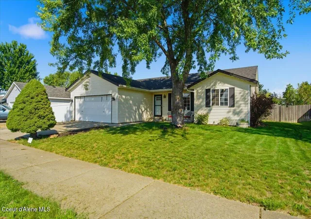 Photo 2 of Sale Pending at 1371 W Heron Ave, Hayden, ID 83835 | MLS# 26-8840 | Listing updated on 2026-08-30