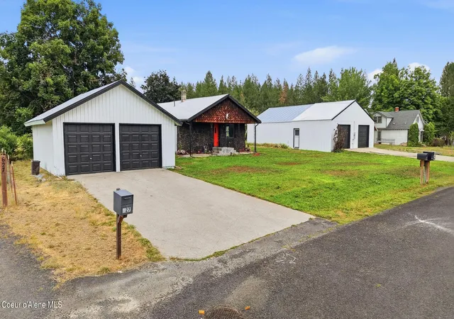 Photo 2 of Single family home for sale at 228 N Arcadia Ave, Deer Park, WA 99006 | MLS# 26-8776 | Listing updated on 2026-08-26
