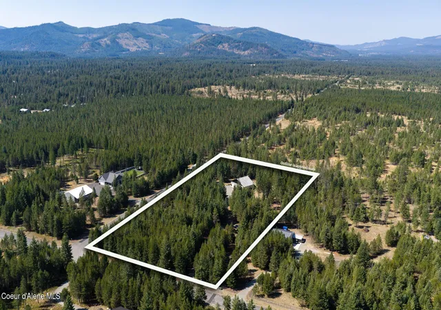 Photo 3 of Single family home for sale at 1037 Peregrine Rd, Spirit Lake, ID 83869 | MLS# 26-8805 | Listing updated on 2026-09-21