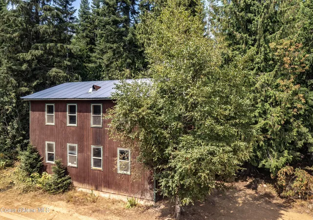 Photo 1 of Single family home for sale at 2251 Hulett Hill Dr, Sandpoint, ID 83864 | MLS# 26-8774 | Listing updated on 2026-08-28
