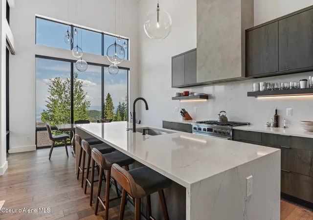 Photo 2 of Townhouse for sale at 36 The Glades, Sandpoint, ID 83864 | MLS# 26-8888 | Listing updated on 2026-08-29