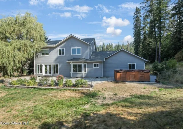 Photo 2 of Single family home for sale at 9 Cottonwood Dr, St. Maries, ID 83861 | MLS# 26-8781 | Listing updated on 2026-09-02