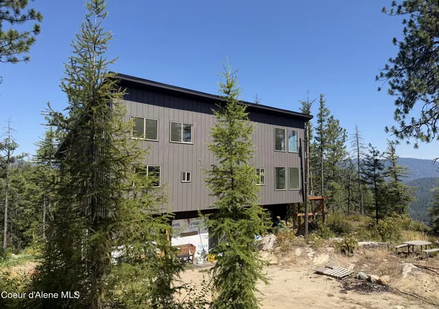 Photo 2 of Single family home for sale at 787 Delaney Dr, Sagle, ID 83860 | MLS# 26-8802 | Listing updated on 2026-09-08