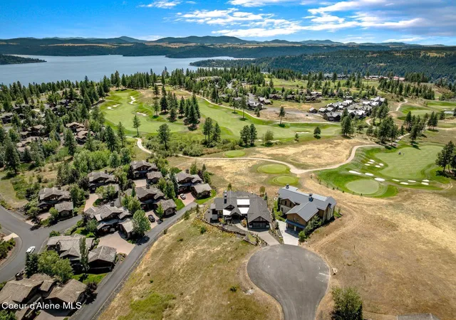 Photo 2 of Single family home for sale at 6176 W Dunite Ct, Coeur D'alene, ID 83814 | MLS# 26-8838 | Listing updated on 2026-08-28