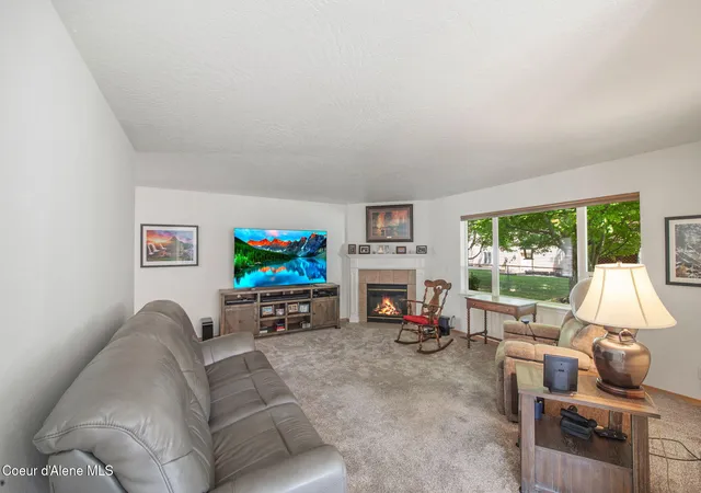 Photo 4 of Sale Pending at 1015 W Fairview Dr, Hayden, ID 83835 | MLS# 26-8797 | Listing updated on 2026-09-11
