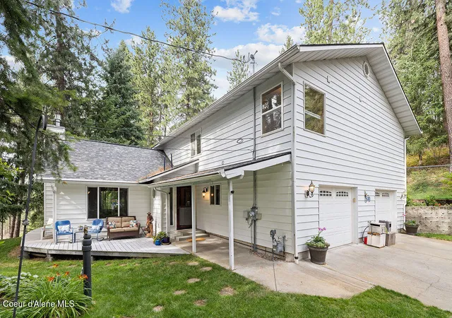 Photo 2 of Single family home for sale at 8827 W Heavenly View Ln, Coeur D'alene, ID 83814 | MLS# 26-8843 | Listing updated on 2026-09-11
