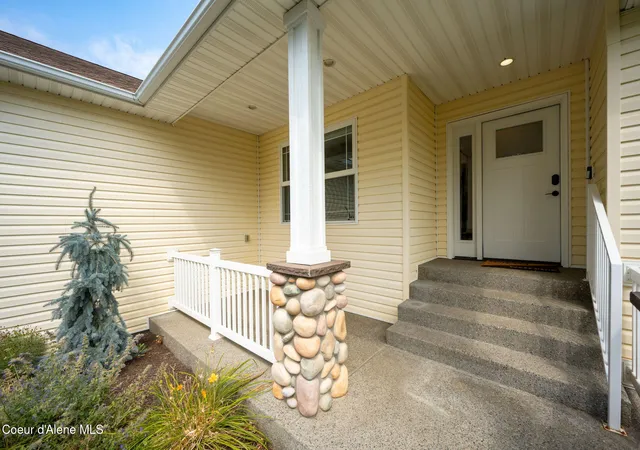 Photo 3 of Single family home for sale at 11296 N Rocking R Rd, Hayden, ID 83835 | MLS# 26-8822 | Listing updated on 2026-09-20