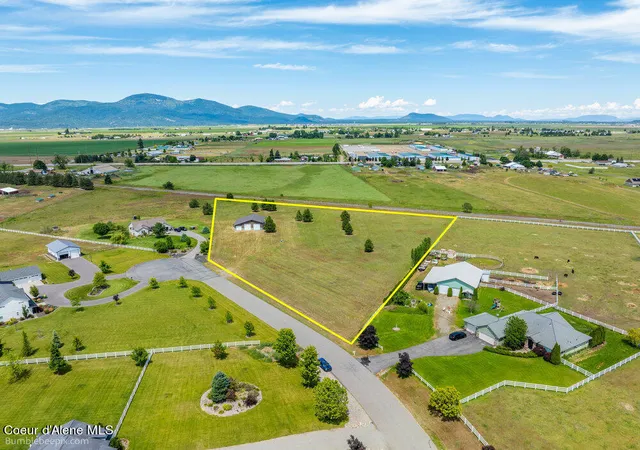 Photo 3 of Sale Pending at 7311 W Century Dr, Post Falls, ID 83854 | MLS# 26-8867 | Listing updated on 2026-09-04