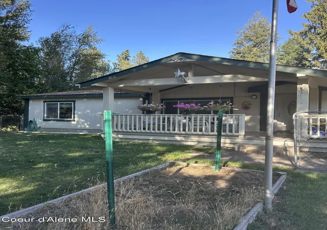 Photo 2 of Sale Pending at 140 W Dakota Ave, St. Maries, ID 83861 | MLS# 26-8829 | Listing updated on 2026-08-28