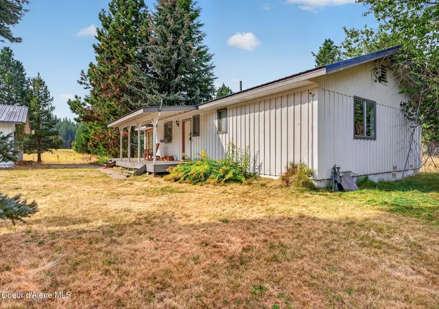 Photo 1 of Single family home for sale at 76 Tower Rd, Naples, ID 83847 | MLS# 26-8881 | Listing updated on 2026-09-28