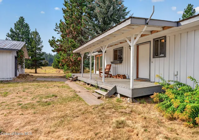Photo 2 of Single family home for sale at 76 Tower Rd, Naples, ID 83847 | MLS# 26-8881 | Listing updated on 2026-09-28