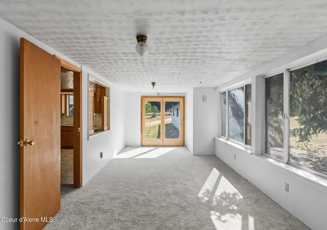 Photo 4 of Single family home for sale at 76 Tower Rd, Naples, ID 83847 | MLS# 26-8881 | Listing updated on 2026-09-28