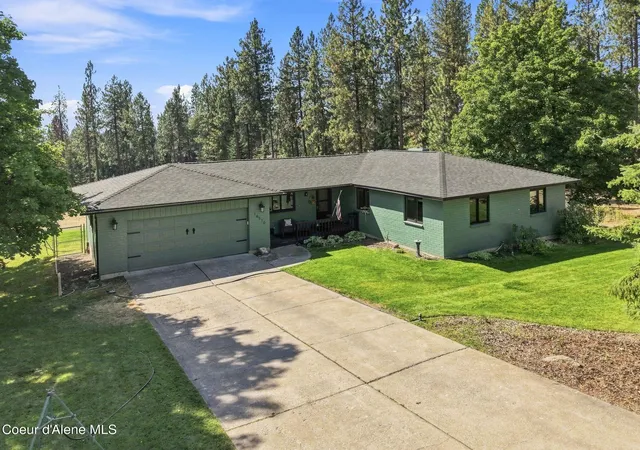 Photo 2 of Single family home for sale at 16510 W Hollister Hills Dr, Hauser, ID 83854 | MLS# 26-8882 | Listing updated on 2026-08-29