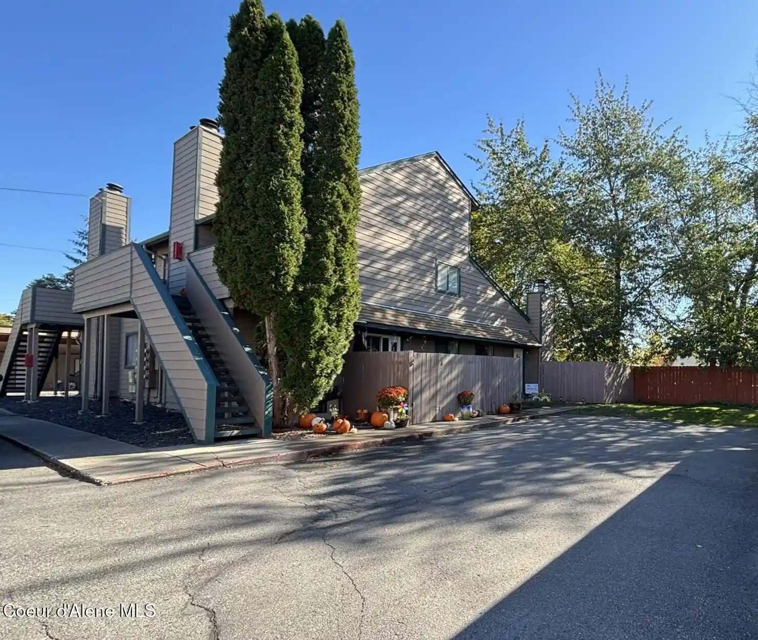 Photo 1 of Condo for sale at 124 E Willow Tree Ln, Hayden, ID 83835 | MLS# 26-10242 | Listing updated on 2026-10-20
