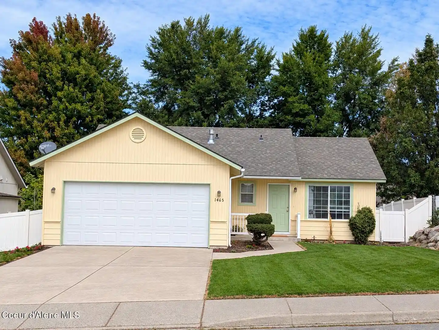 Photo 1 of Single family home for sale at 1465 E Stockman Ave, Post Falls, ID 83854 | MLS# 26-10211 | Listing updated on 2026-10-15