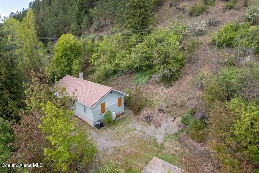 Photo 1 of Single family home for sale at 520 W Mission Ave, Kellogg, ID 83837 | MLS# 26-10240 | Listing updated on 2026-10-27