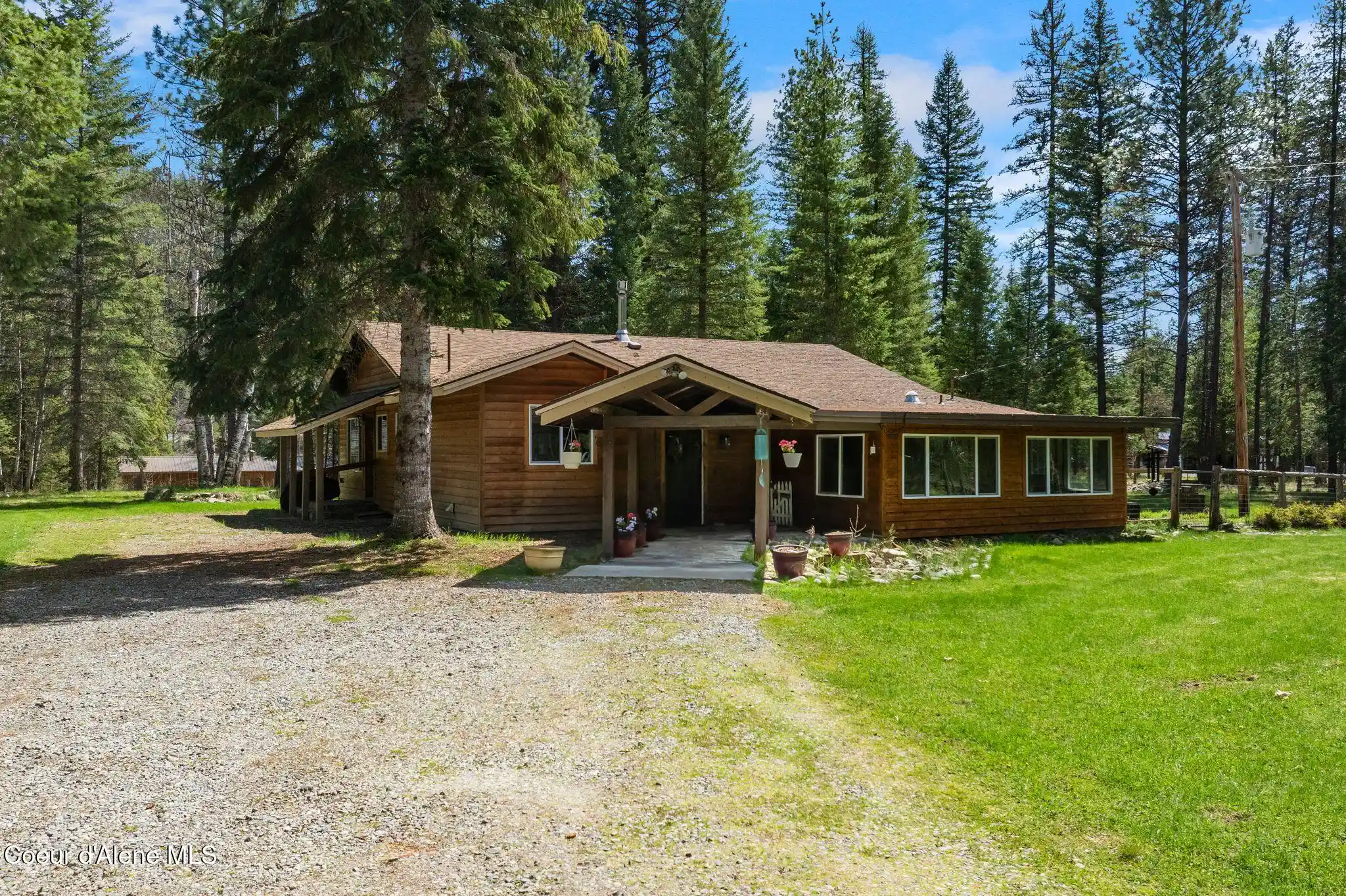 Single family home for sale at 384 Earl Ln Rd, Bonners Ferry, ID 83805 | MLS# 26-10279