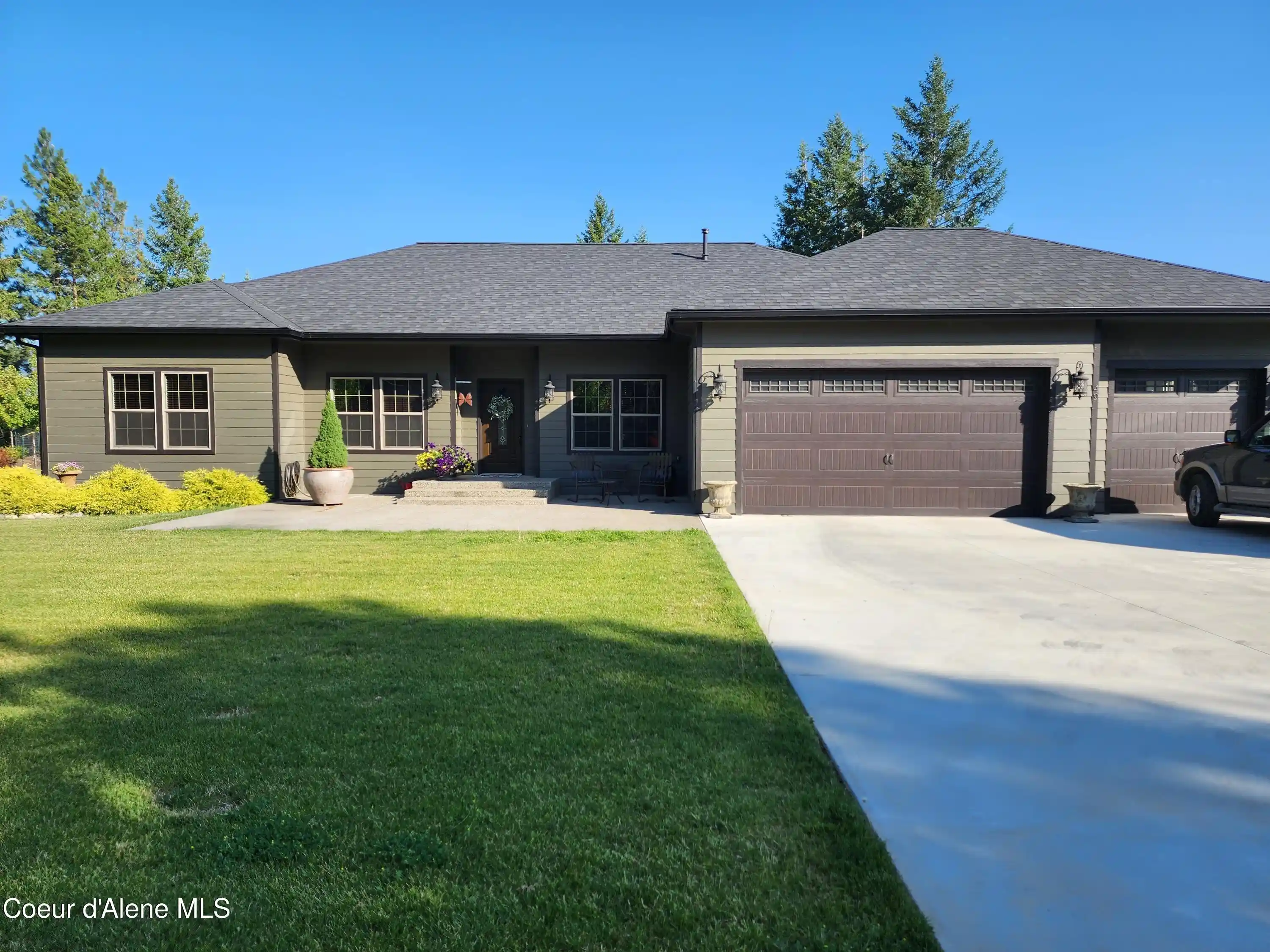 Photo 1 of Single family home for sale at 49 Miley Ct, Moyie Springs, ID 83845 | MLS# 26-10315 | Listing updated on 2026-10-23