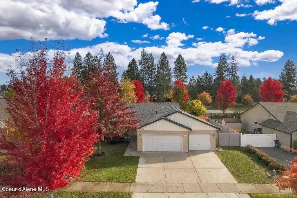 Photo 1 of Single family home for sale at 7048 N Epervier Ln, Coeur D Alene, ID 83815 | MLS# 26-10364 | Listing updated on 2026-10-26