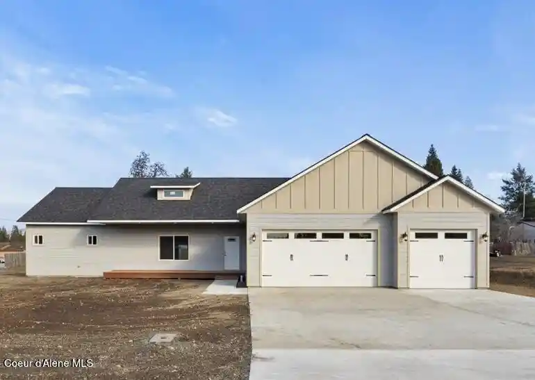 Single family home for sale at 32549 N 14th Avenue, Spirit Lake, ID 83869 | MLS# 26-10365