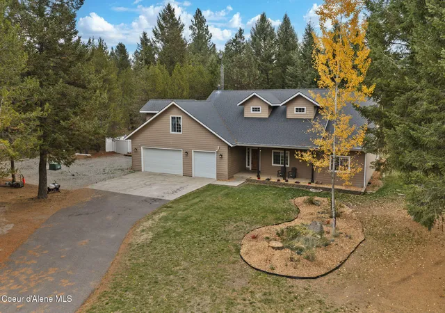 Photo 1 of Single family home for sale at 24704 N Hunters Grv Ct, Rathdrum, ID 83858 | MLS# 26-10387 | Listing updated on 2026-10-29