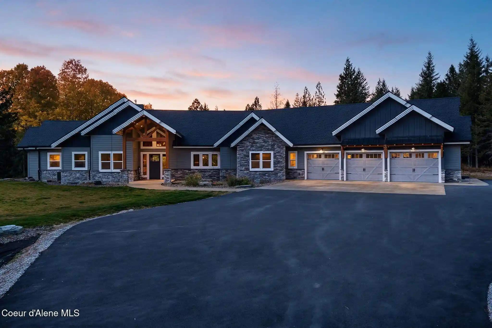 Photo 1 of Single family home for sale at 1708 Saddleback Dr, Naples, ID 83847 | MLS# 26-10626 | Listing updated on 2026-10-30