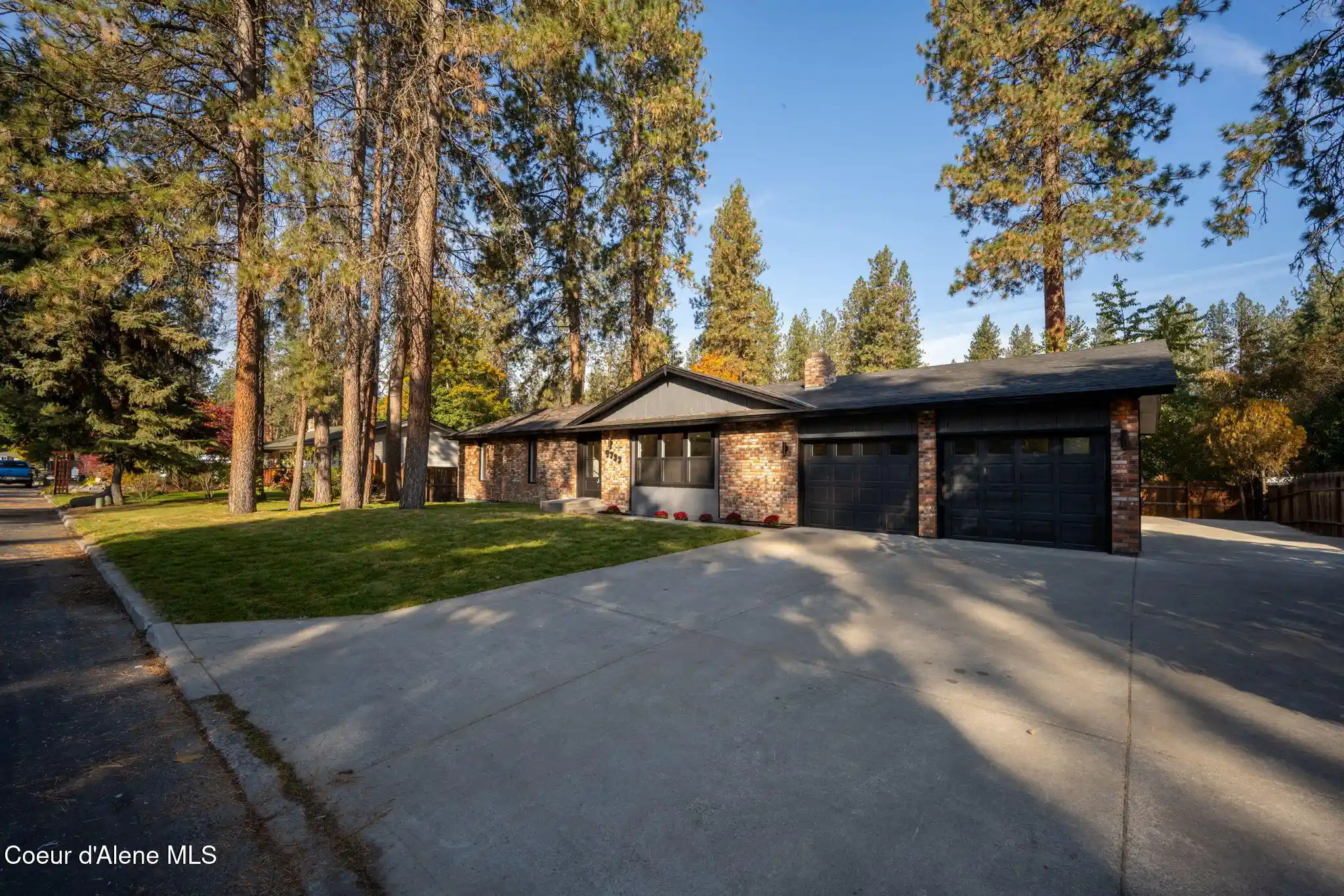 Photo 1 of Single family home for sale at 4733 E Alpine Dr, Post Falls, ID 83854 | MLS# 26-10475 | Listing updated on 2026-10-24