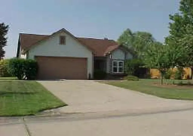 Single Family Residence at 1140 Barcelona Dr, Greenwood, IN 46143 | MLS# 2454879 | | Sold on 2005-02-28