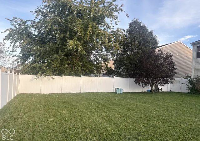 Photo 2 of Single family home for sale at 10830 Greenleaf Dr, Indianapolis, IN 46229 | MLS# 21898494 | Listing updated on 2026-10-29