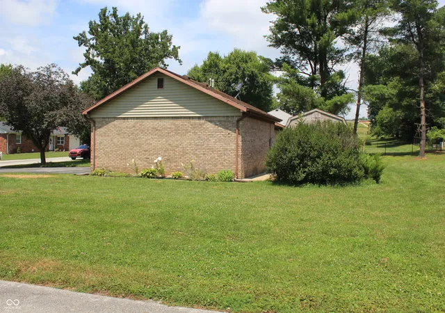 19th image of 475 Edna Ave, Martinsville, IN 46151 | MLS# 21934784
