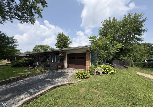 2nd image of 10210 Catalina Dr, Indianapolis, IN 46235 | MLS# 21950720