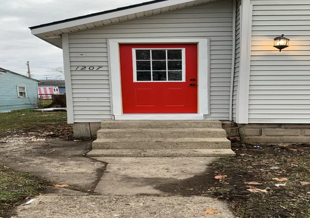 2nd image of 1207 W 10th St, Anderson, IN 46016 | MLS# 21962649