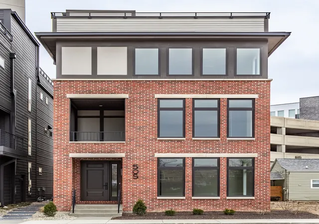 1st image of 505 S East St, Indianapolis, IN 46225 | MLS# 21966853