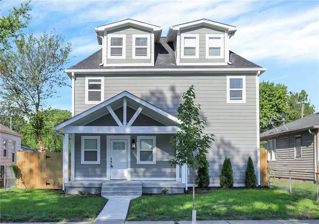 1st image of 406 S Dearborn St, Indianapolis, IN 46201 | MLS# 21969394