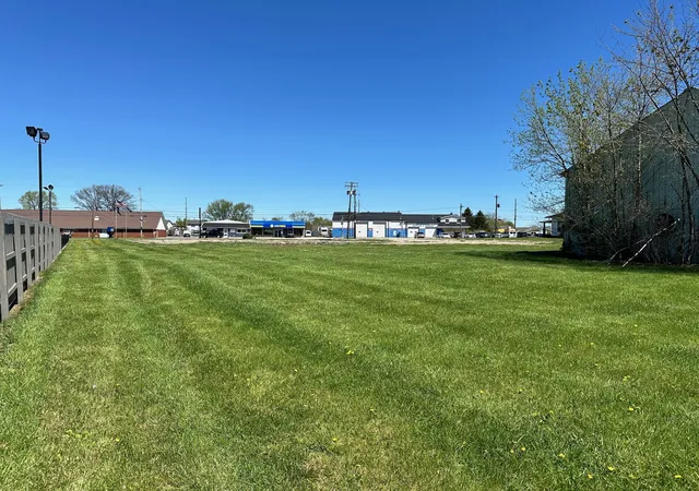 4th image of 645-655 E Main St, Brownsburg, IN 46112 | MLS# 21973254