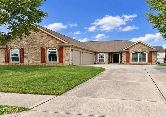 Single family home for sale at 1144 Chestnut Ln, Franklin, IN 46131 | MLS# 21996958
