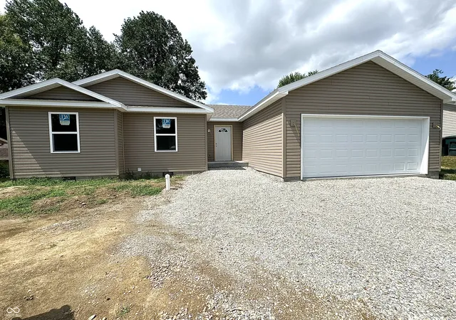 1st image of 207 N Birchwood Dr, Muncie, IN 47304 | MLS# 21998076