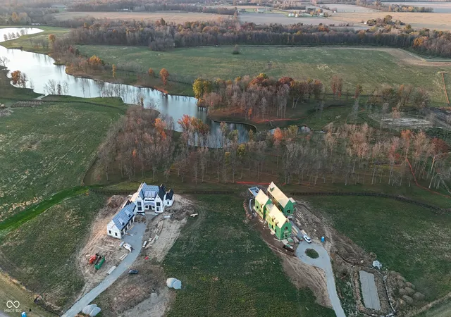 3rd image of 9505 Windy Hills Dr, Zionsville, IN 46077 | MLS# 22000827