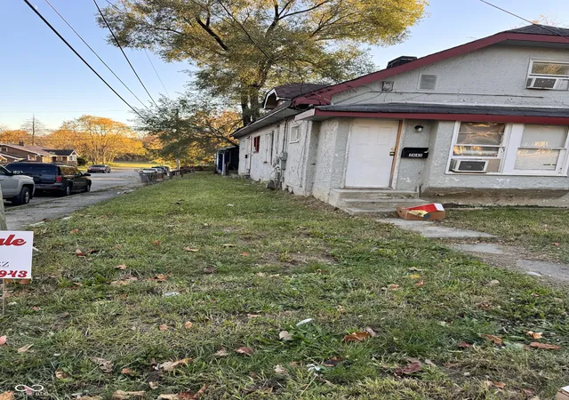 Photo 2 of Sale Pending at 1528 N Tacoma Ave, Indianapolis, IN 46201 | MLS# 22010719 | Listing updated on 2024-12-27