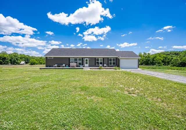Homes for sale in Greencastle, IN | 5814 W County Road 100 S, Greencastle, IN 46135 | MLS# 22011179
