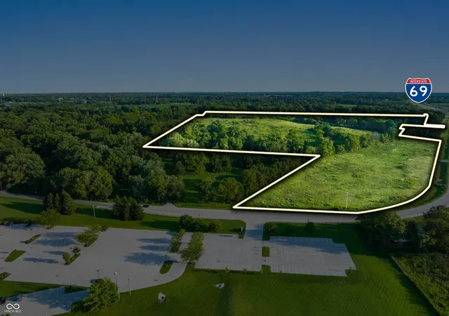 Photo 2 of Land for sale at 200 Bluff Crk Pkwy, Greenwood, IN | MLS# 22014195 | Listing updated on 2026-09-01