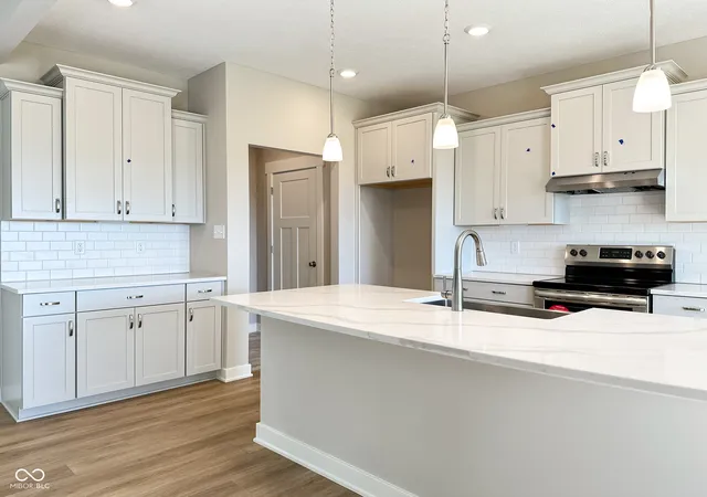Photo 3 of Single family home for sale at 1684 Linden Ln, Greenfield, IN 46140 | MLS# 22014449 | Listing updated on 2026-04-14