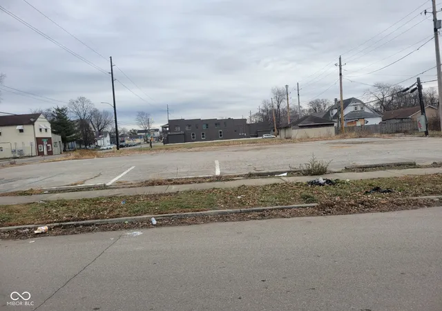2nd image of 2021 Prospect St, Indianapolis, IN 46203 | MLS# 22015889