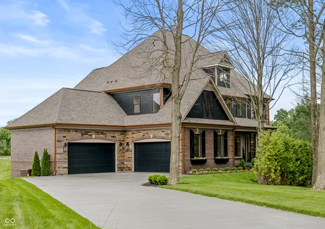Photo 3 of Mansion for sale at 11683 Cold Crk Ct, Zionsville, IN 46077 | MLS# 22016372 | Listing updated on 2026-09-22