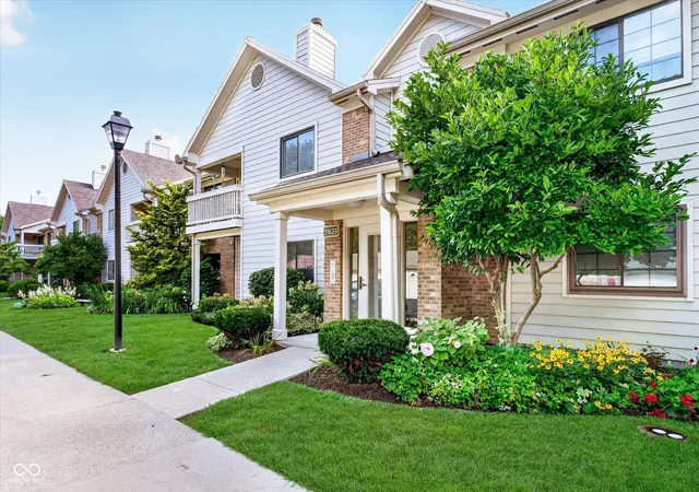 2nd image of 11635 Lenox Ln #101, Carmel, IN 46032 | MLS# 22019792