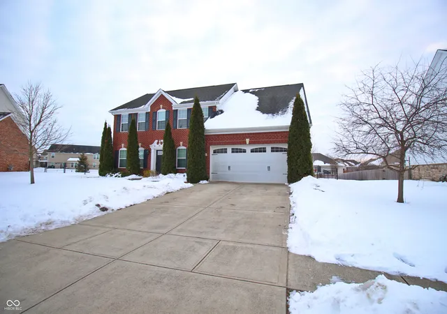 Photo 2 of Single family home for sale at 1169 Richmond Ln, Greenwood, IN 46143 | MLS# 22021663 | Listing updated on 2026-10-01