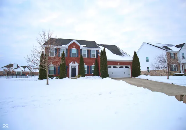 Photo 4 of Single family home for sale at 1169 Richmond Ln, Greenwood, IN 46143 | MLS# 22021663 | Listing updated on 2026-10-01